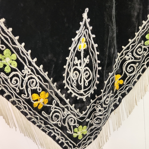 Vintage Black Velvet Fringe Poncho Scarf Embroidered Boho Western Womens 70s 90s - Picture 3 of 12